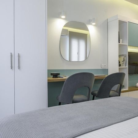 Τhe Half Root Suite In The Heart Of City Center Tesalónica Exterior foto