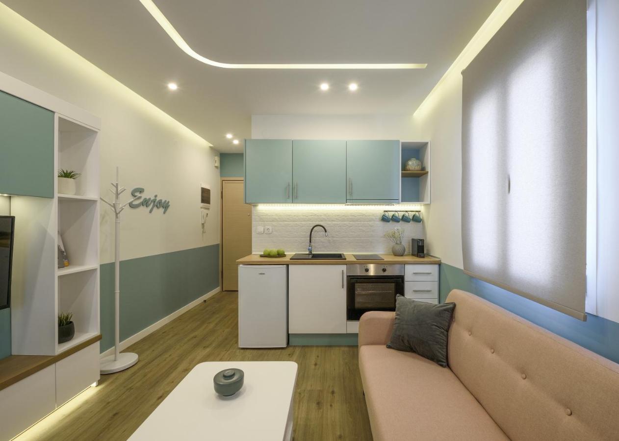 Τhe Half Root Suite In The Heart Of City Center Tesalónica Exterior foto