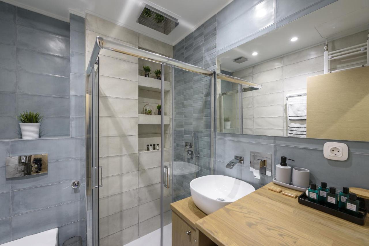 Τhe Half Root Suite In The Heart Of City Center Tesalónica Exterior foto