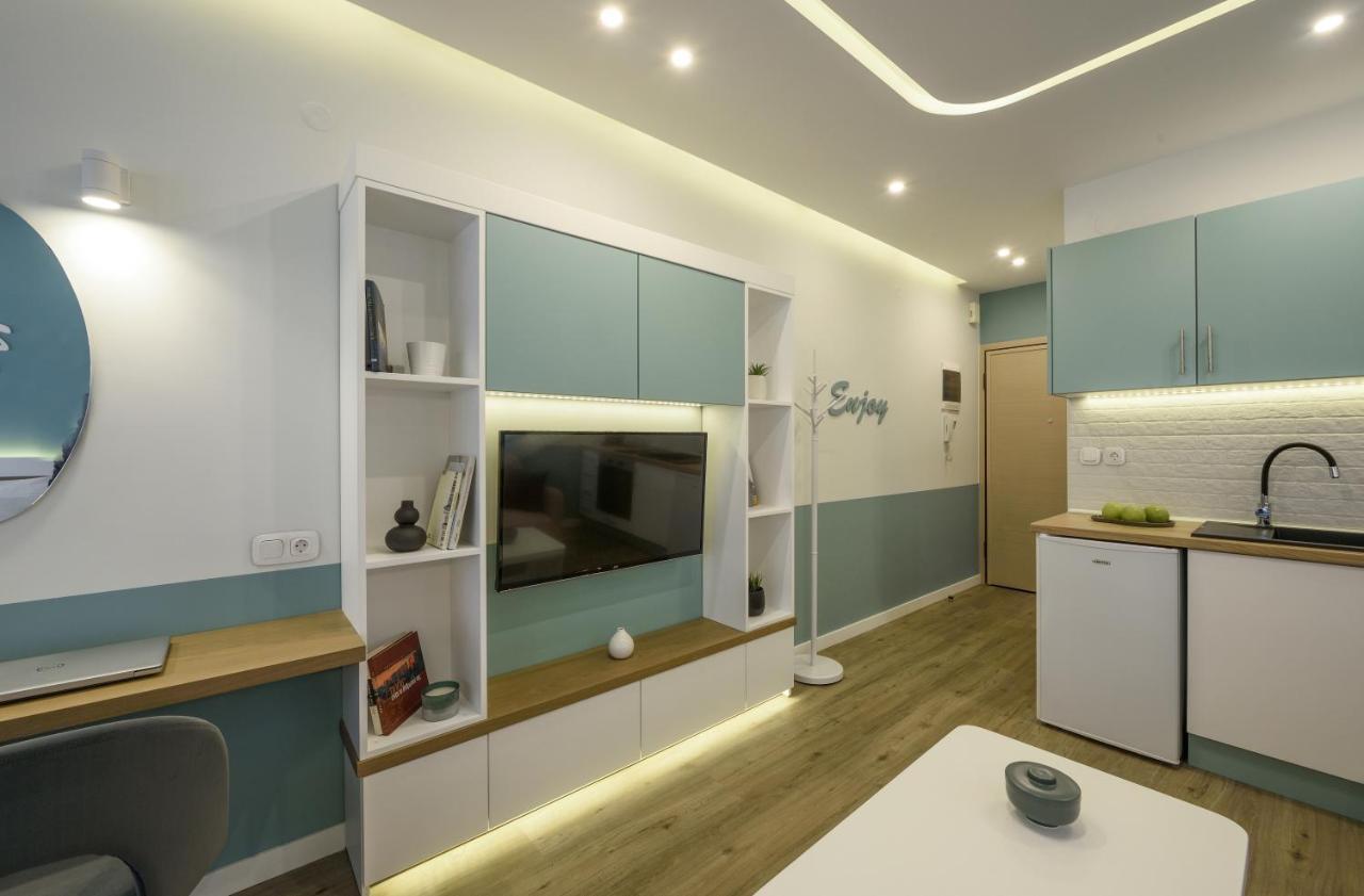 Τhe Half Root Suite In The Heart Of City Center Tesalónica Exterior foto